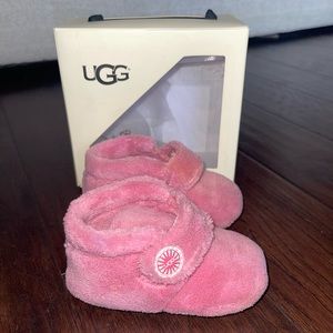 Pink Ugg bixbee booties